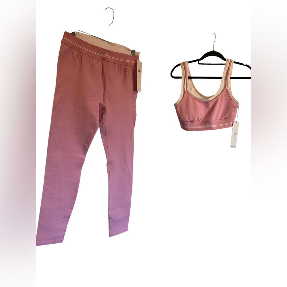NWT Alo Yoga better together bra and leggings set CANDY HEART PINK Size M